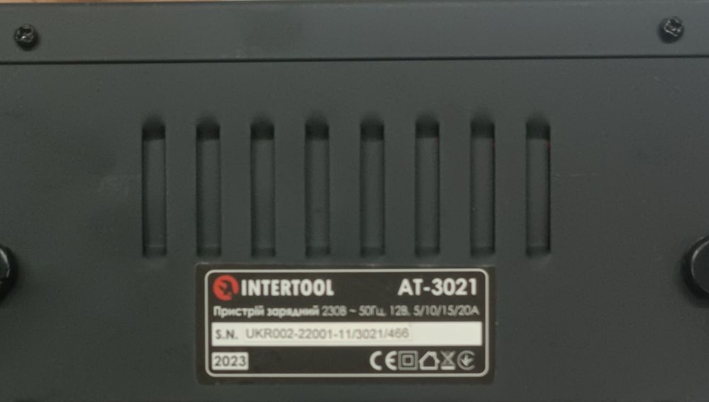Продам зарядное устройство интертул  АТ-3021