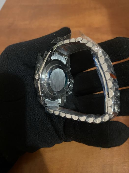 Rolex Day-Date 41mm Cherry Red Dial *NOVO*