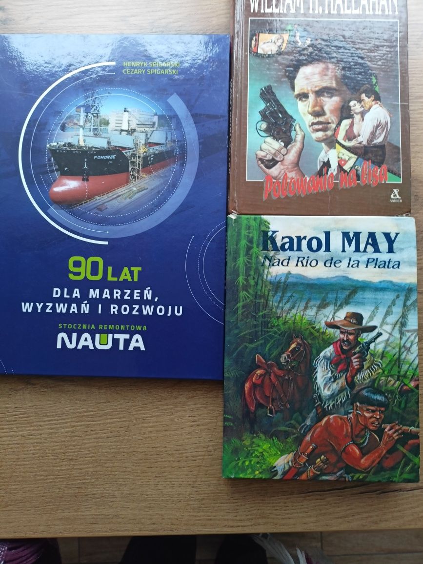 Książki 3 szt, twarda oprawa.