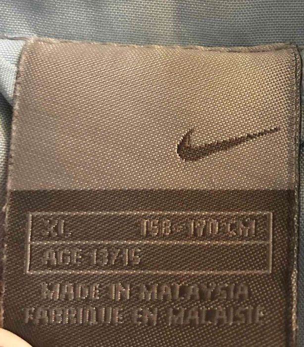 Оригінальна жіноча куртка NIKE