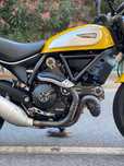 Vendo Ducati Scrambler 800 , linda e com garantia