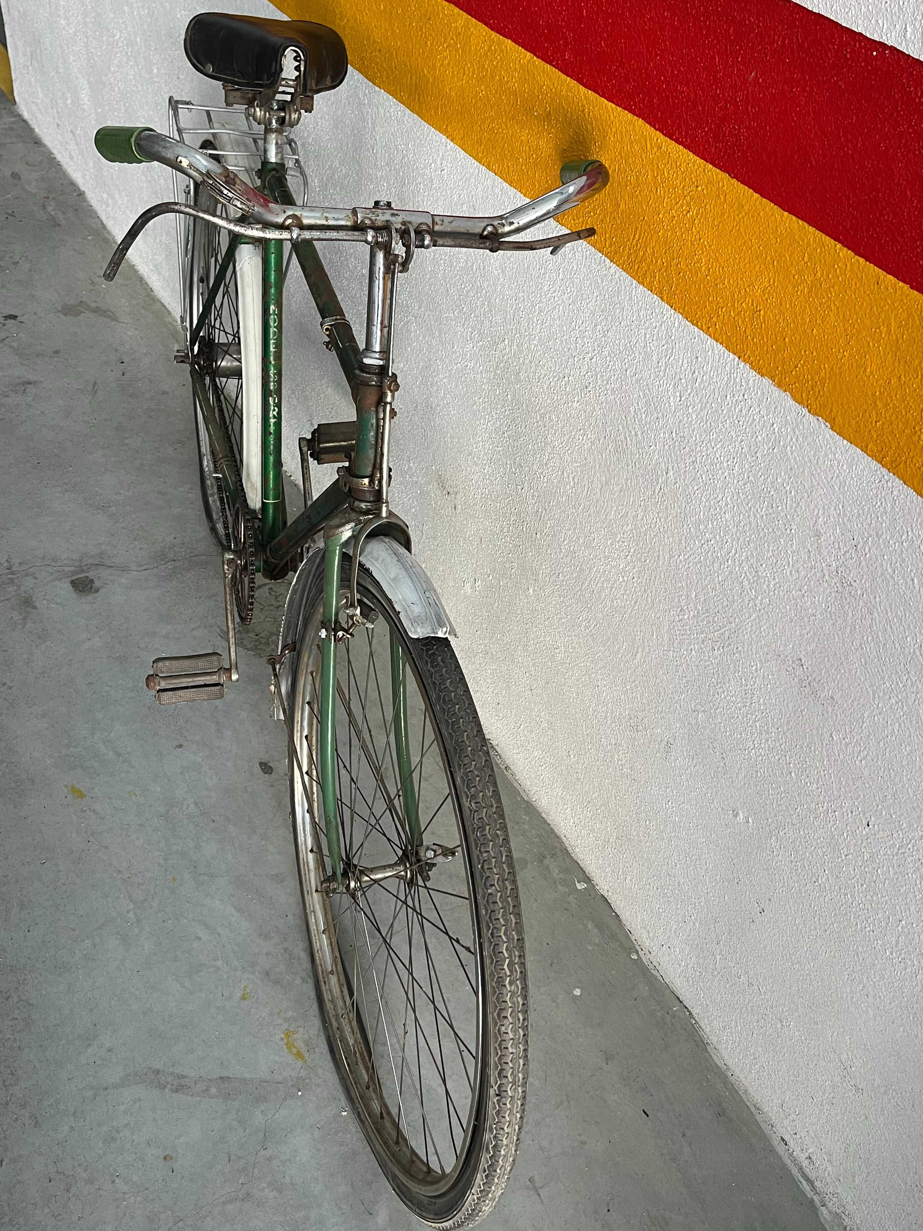 Bicicleta pasteleira antiga travões de alavanca e cubo Sturmey Archer