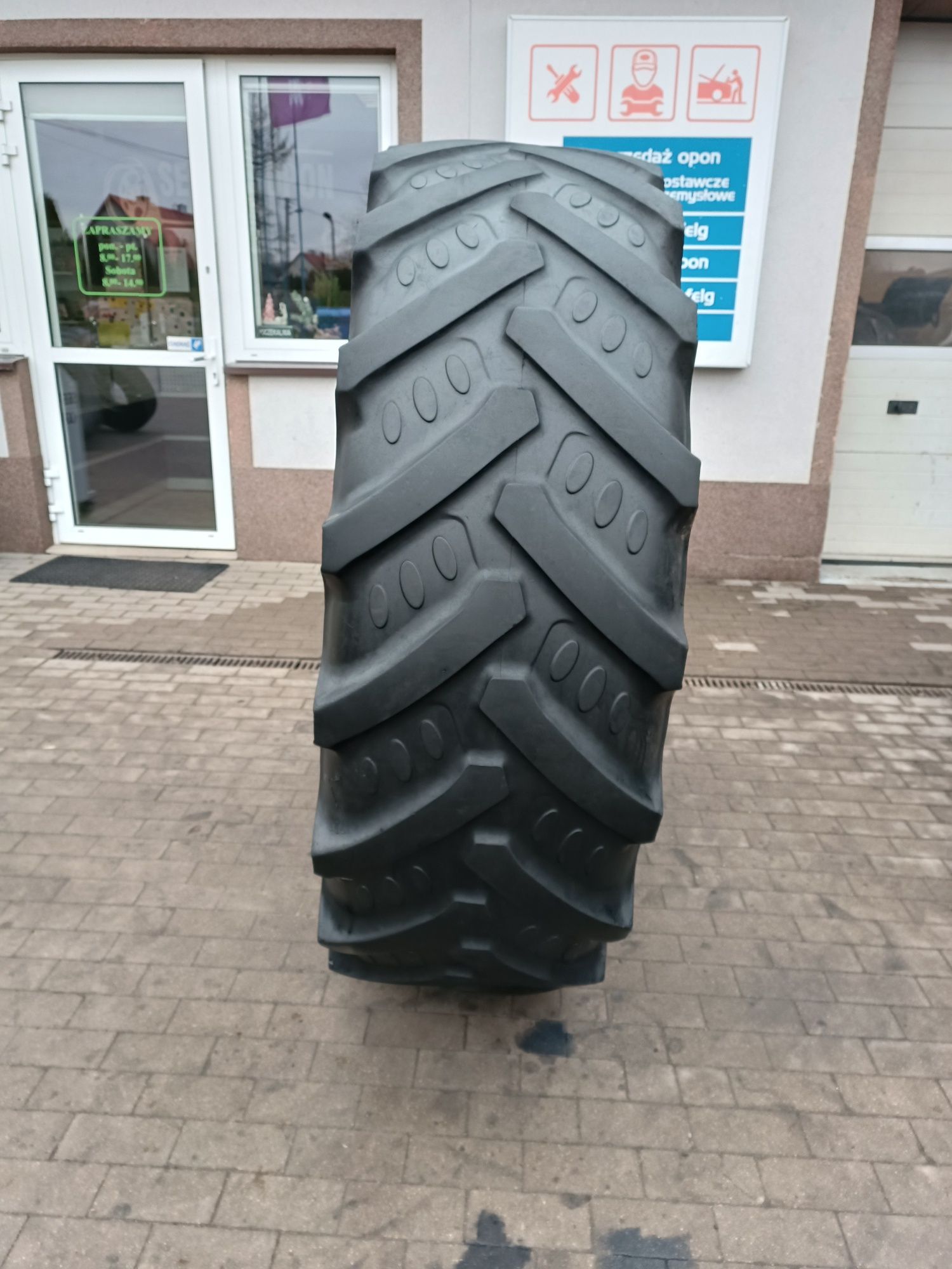 520/85R38 BKT Agri Max RT 855  20.8R38