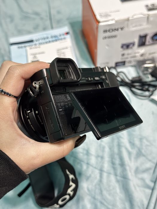 фотоапарат Sony Alpha 6000 з об'єктивом E PZ 16-50mm F3.5-5.6 OSS