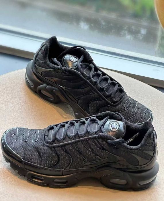"Buty damskie Trampki"Nike_Air_Max_TN_Plus_czarny R. 45