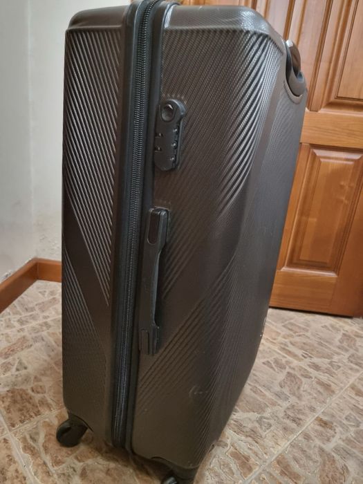 Дорожня пластикова вазіза.