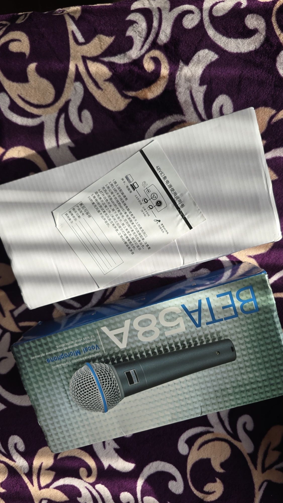 Microfone novo em caixa Beta 58A