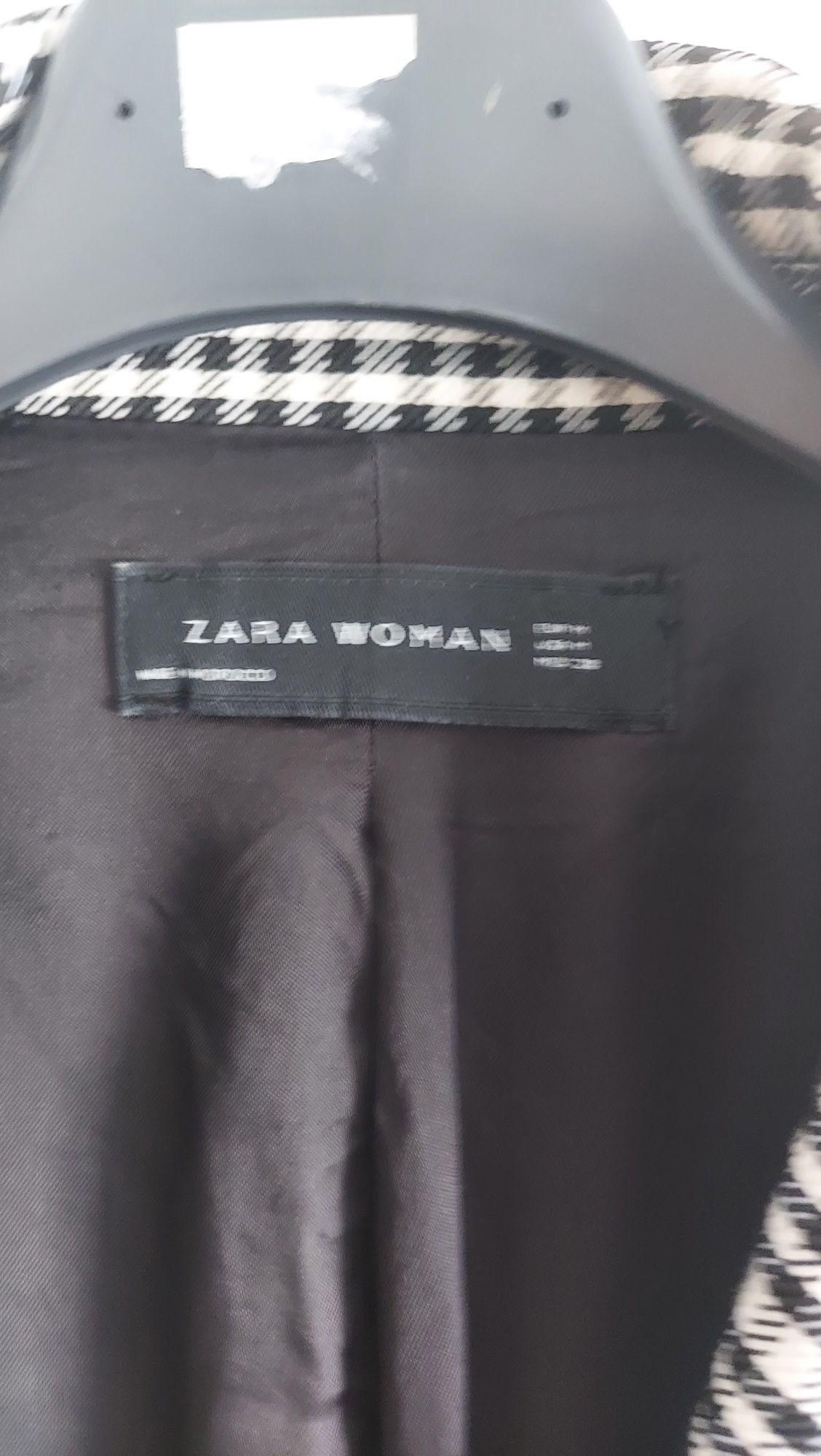 Blazer preto e branco da Zara