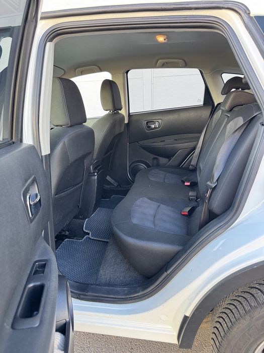 Nissan Qashqai 2013 (1.6CVT)