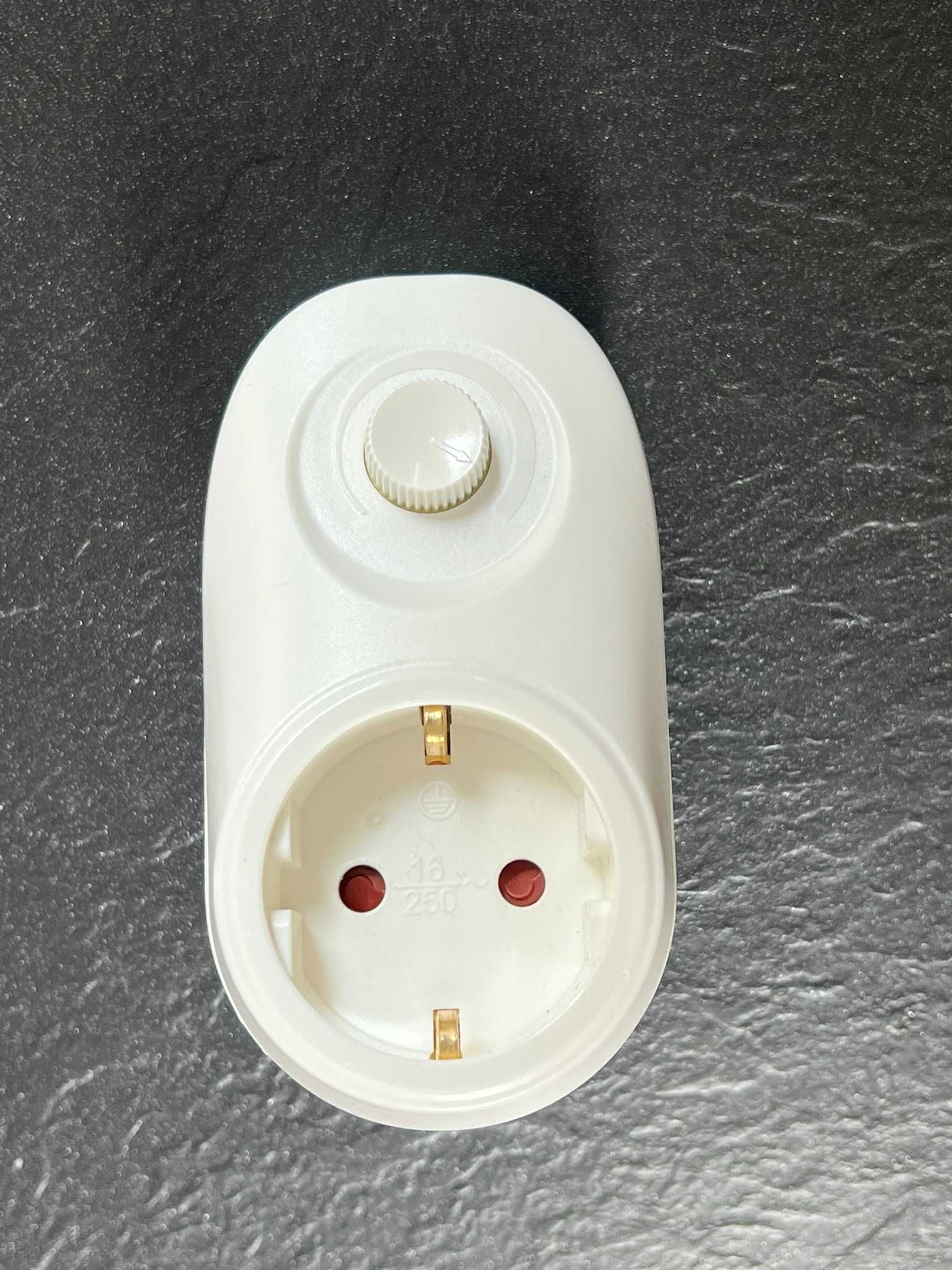 Adapter gniazdko wtykowe ze ściemniaczem Unitec biały