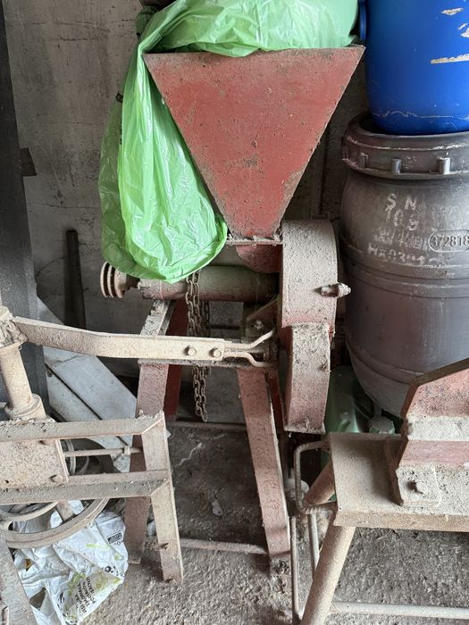 Młynek do zboża bąk