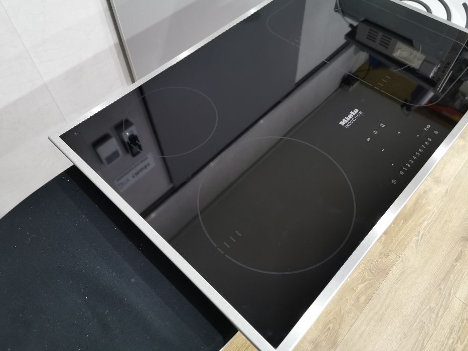 Płyta indukcyjna Miele KM6347, PowerFlex 75,2cm