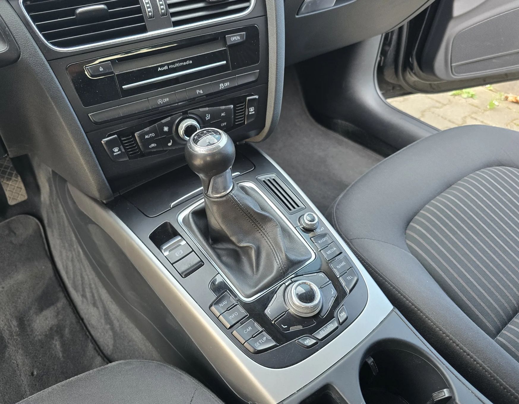 Audi A4 CJCA Pierwszy Właściciel Sport Pakiet Navi Ledyx2 BiXenon PDC IDEALNA
