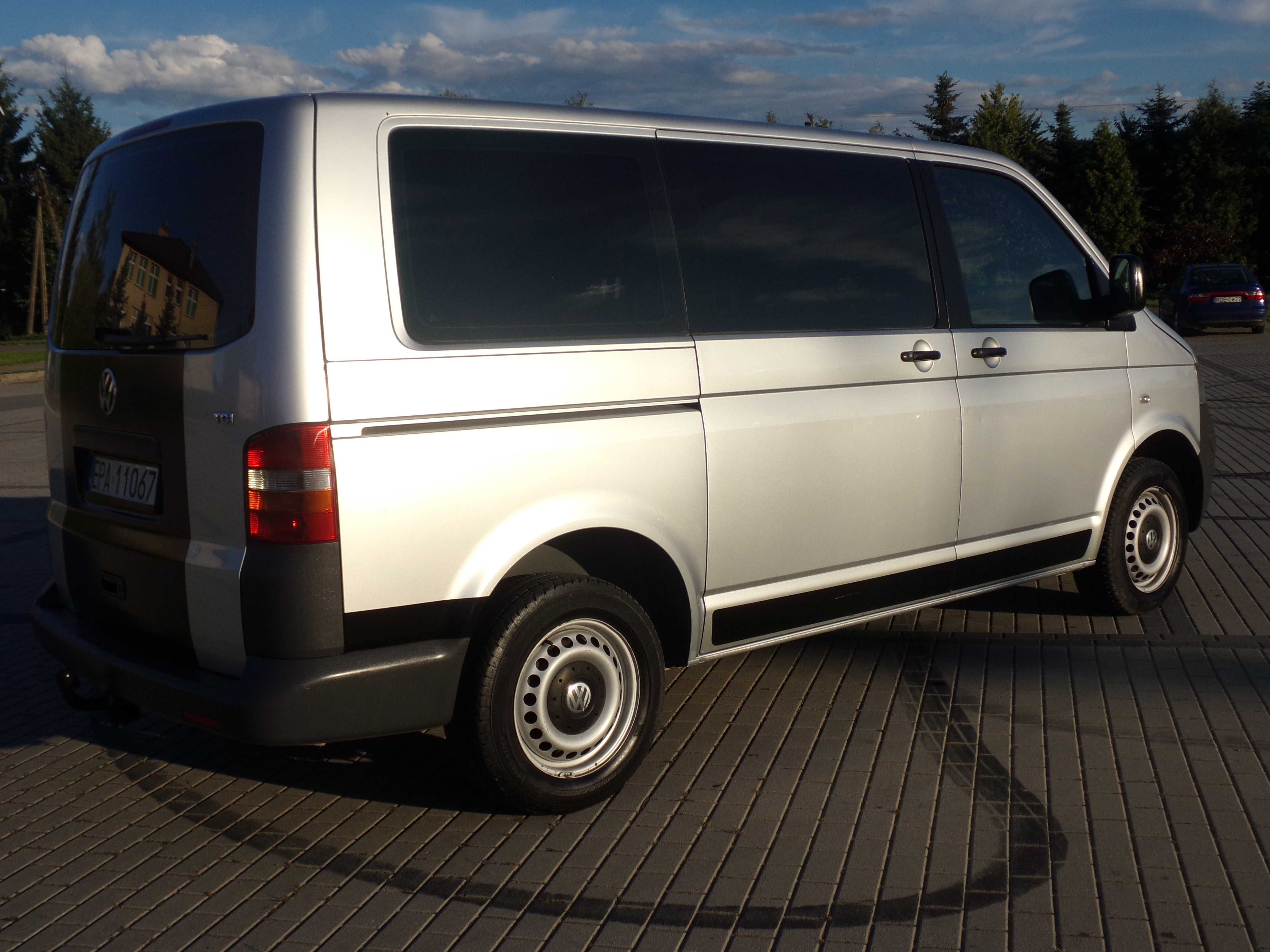 Volkswagen Transporter T5 1,9 tdi - 9 osobowy