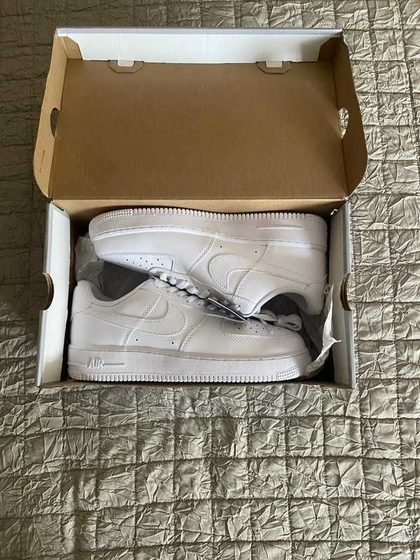 Nike Air Force 1 Low '07 white 37.5