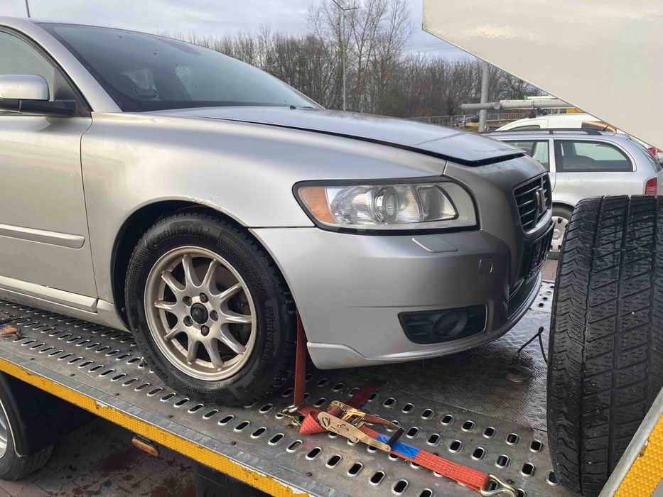 На розбір Volvo V50 2004-2012