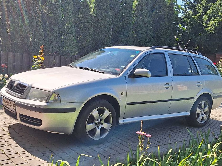 Октавія 4Х4 в гарному стані