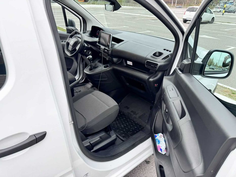 Peugeot Partner 2023 Crewcab 1.5 BlueHDi MT (100 к.с.) L2  •  Base