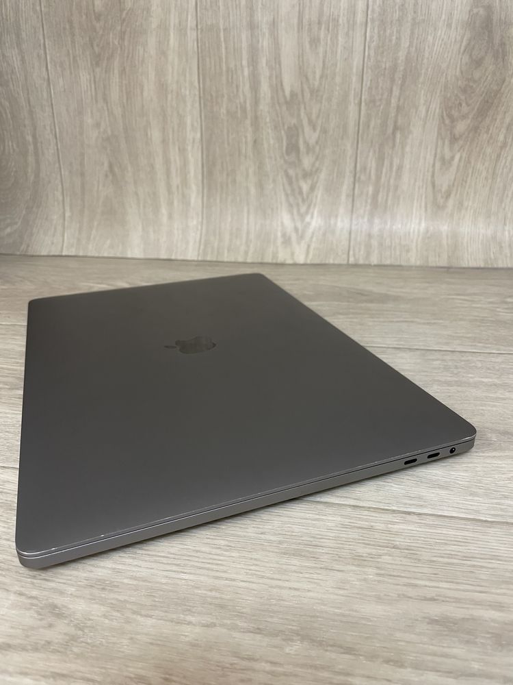 Ноутбук MacBook Pro 2019 16 i7 16Gb 512Gb