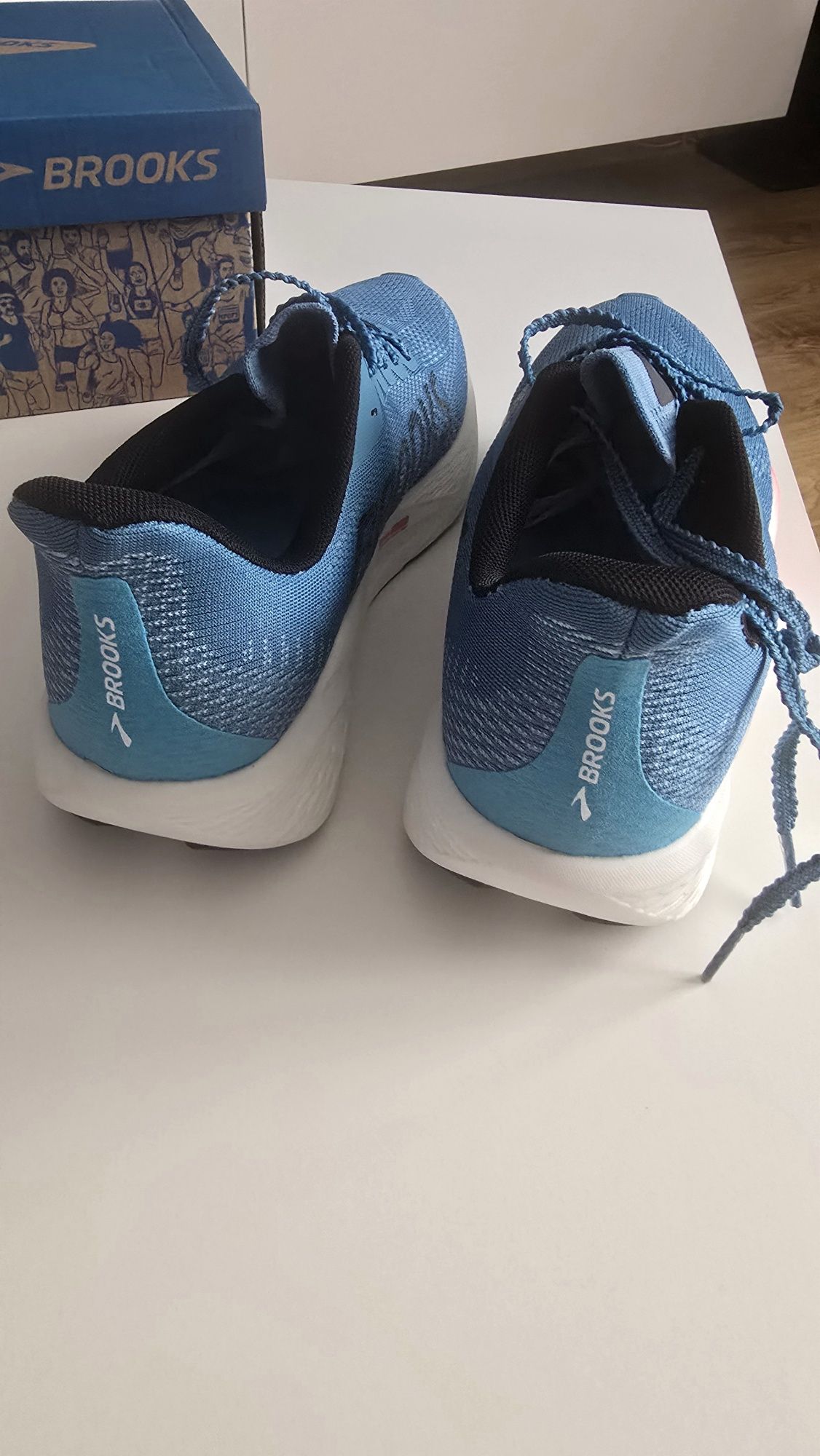Brooks Hyperion Max 2