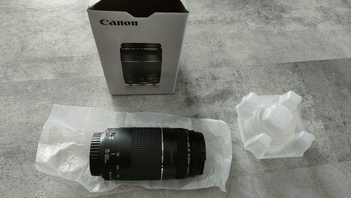 Lustrzanka Canon EOS 4000D korpus + obiektyw NOWY
