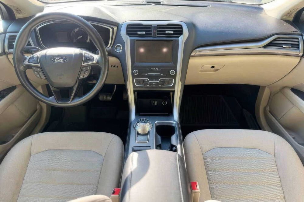 Ford Fusion SE      2019