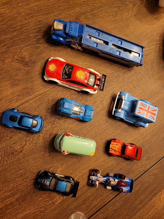 Zestaw samochodzików resoraki hot wheels