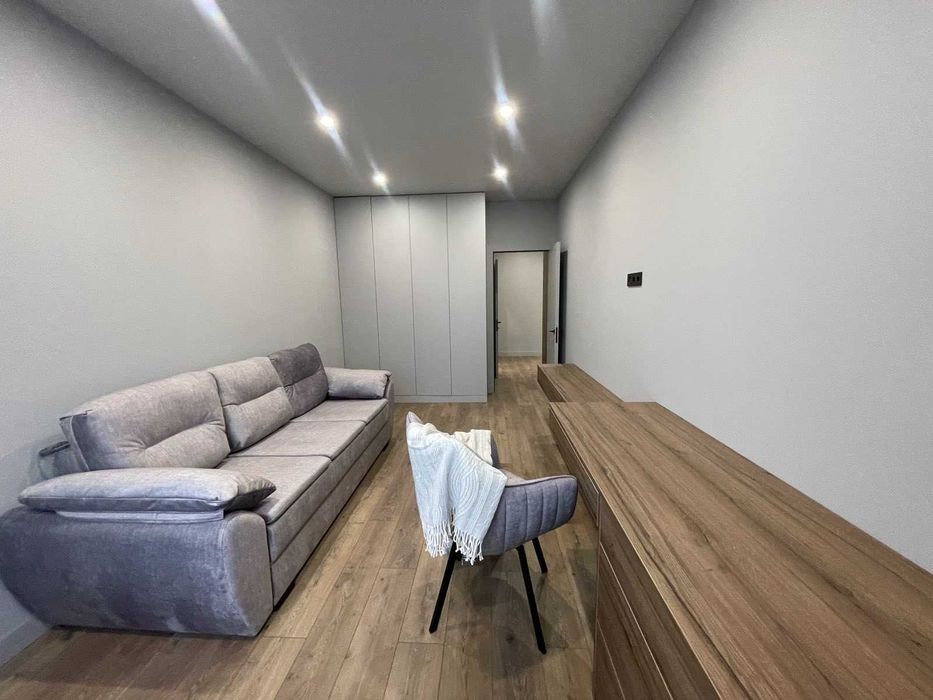 Немовірно світла та красива, двокімнатна квартира, вул. Молодіжна 5