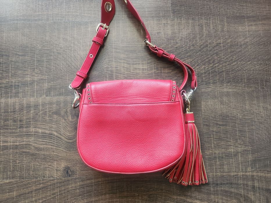 Czerwona torebka od Ewy Minge