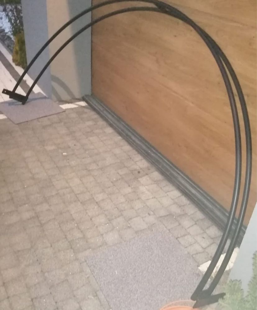 Karnisze metalowe na kotary wejsciowe do restauracji , hoteli