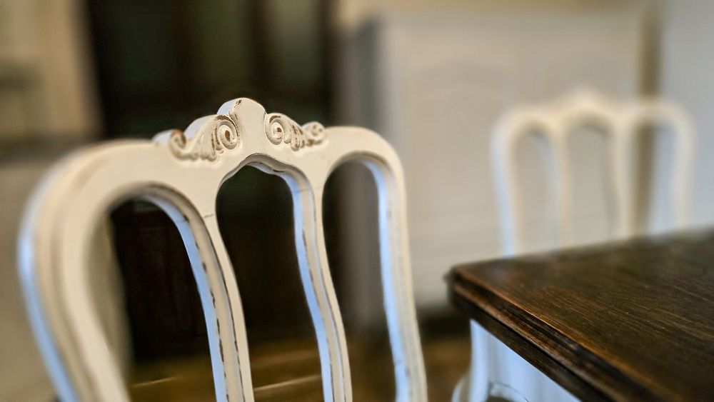 Francuski stół dębowy + 6 krzeseł – oryginalny antyk po stylizacji