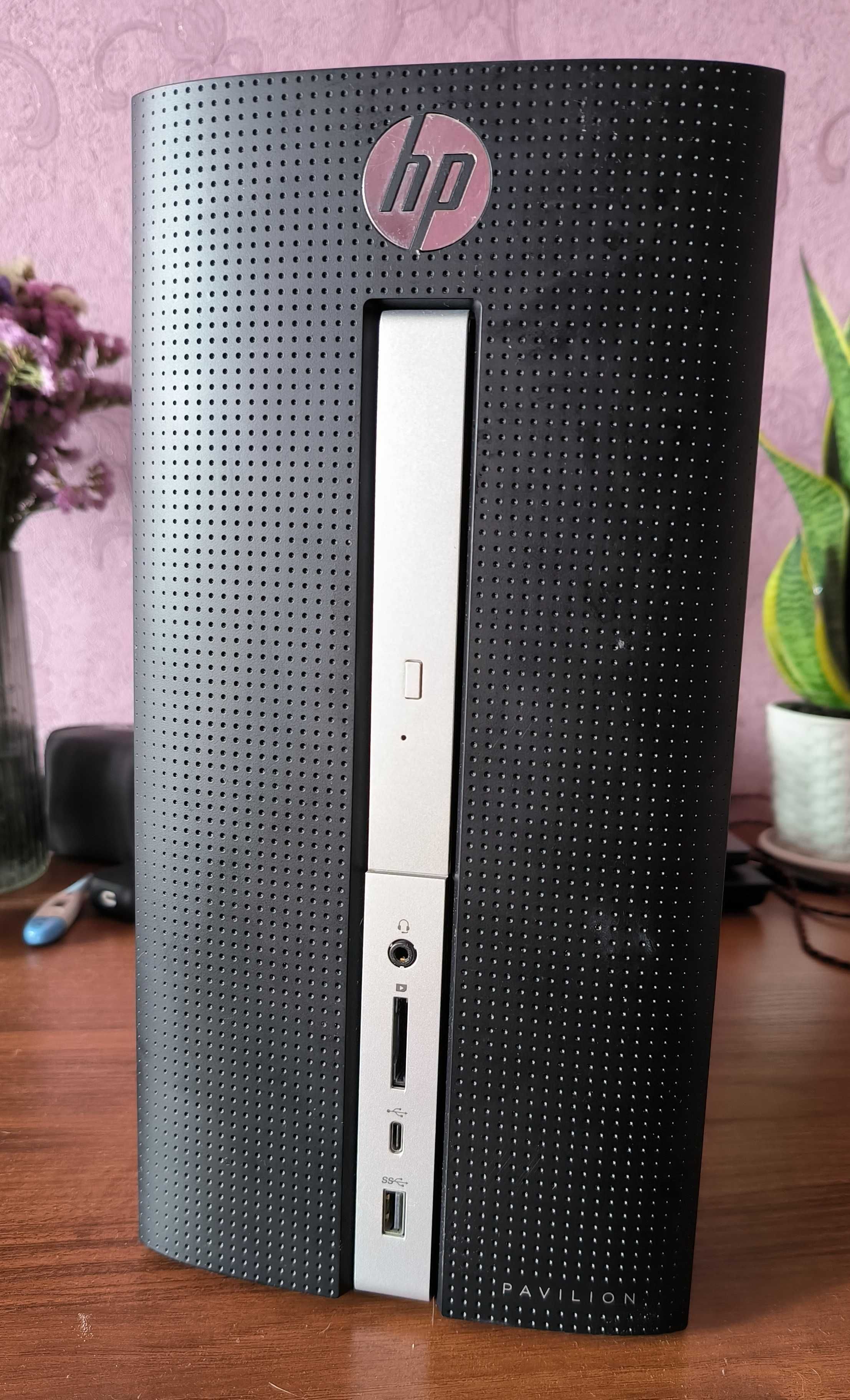 ПК HP Pavilion-570\ AMD A10-9700\8 GB DDR4\250gb SSD WIFI