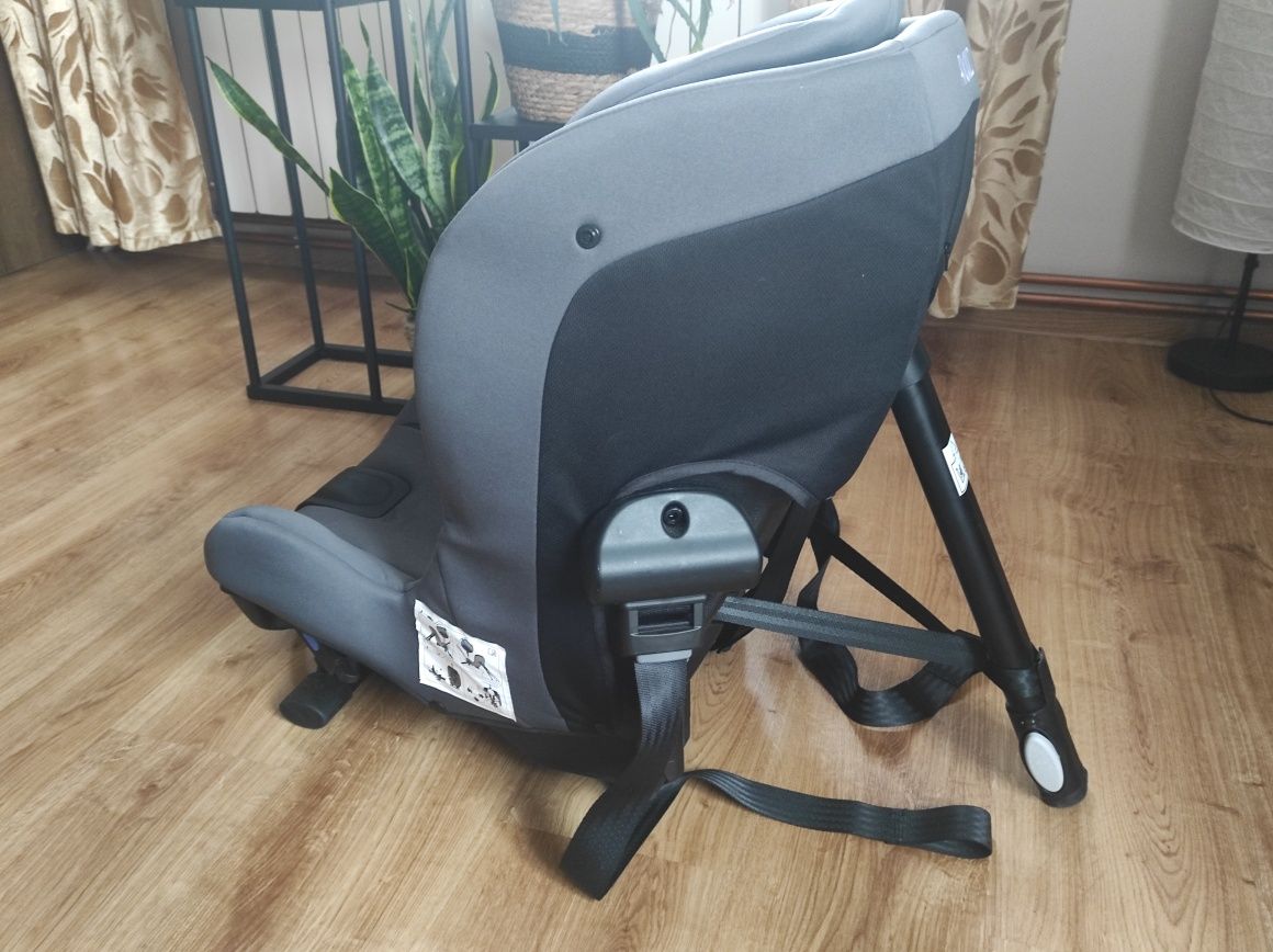Fotelik samochodowy Axkid minikid 9-25kg