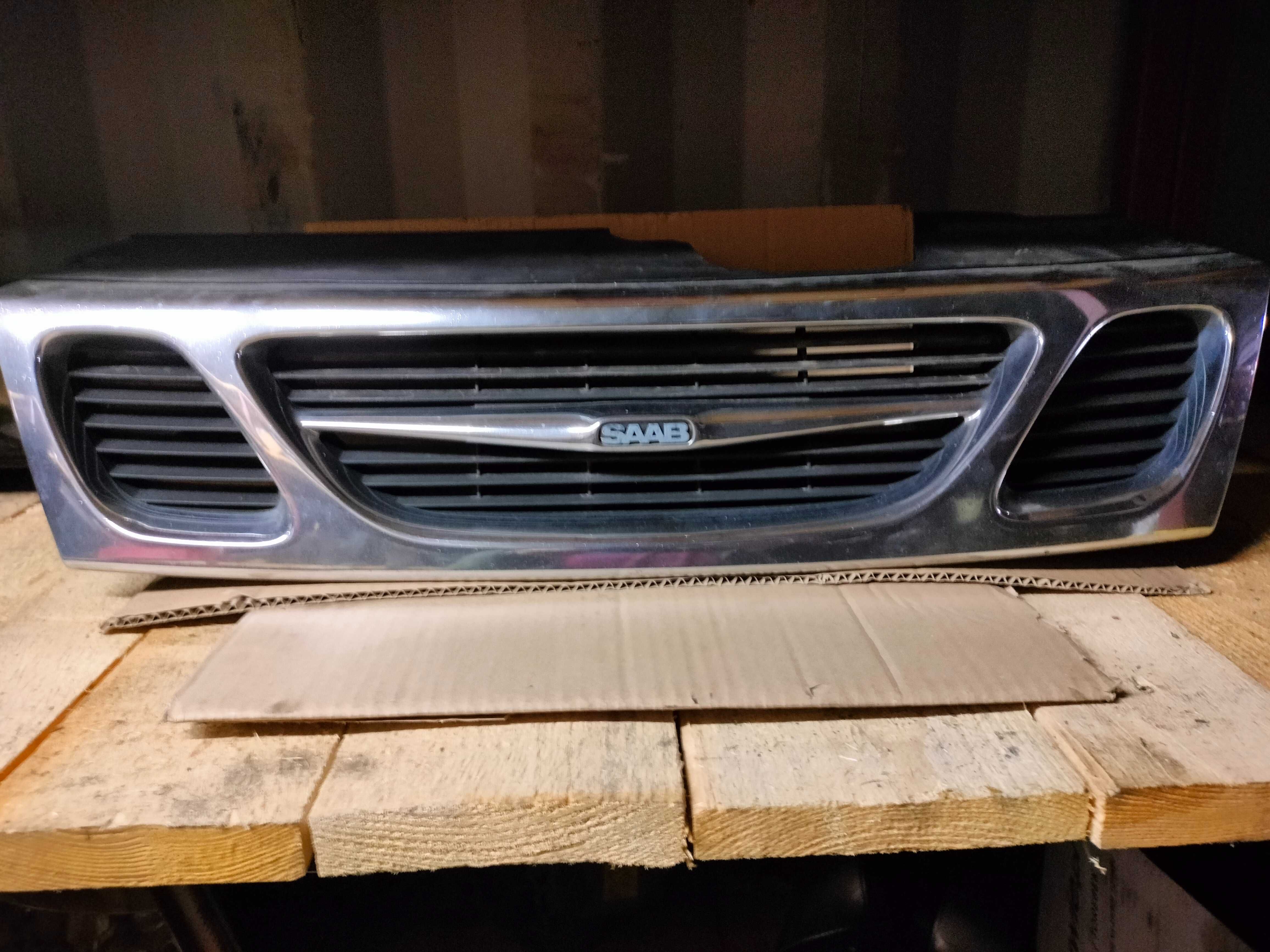 Atrapa Grill Saab 9-5