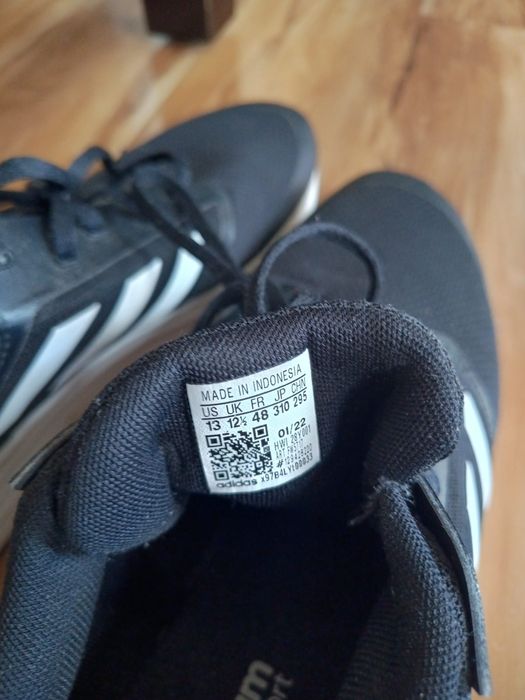 Кроссовки adidas