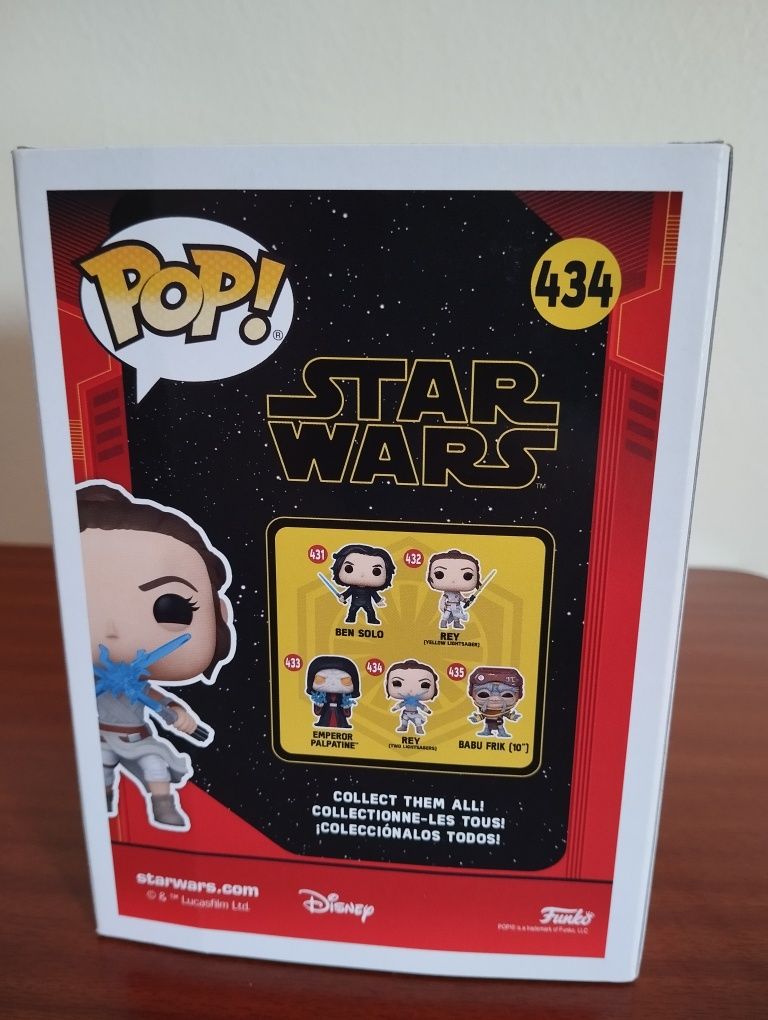 Funko POP! Rey w/ two lightsabers n°434