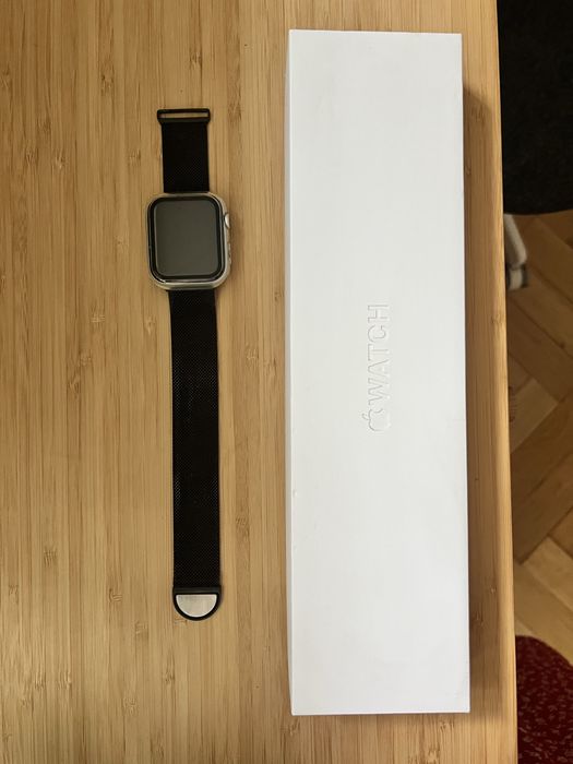 apple watch - ten większy zegarek