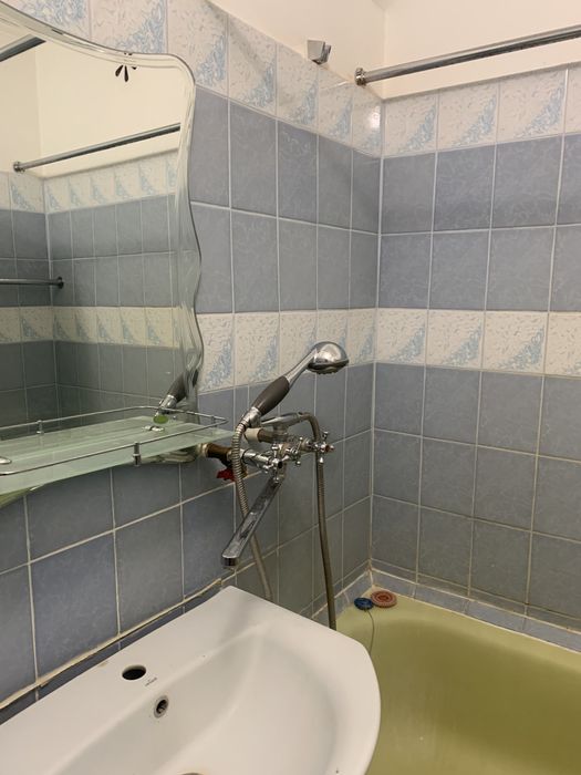 Сдам 1 ком . квартиру в центре города !