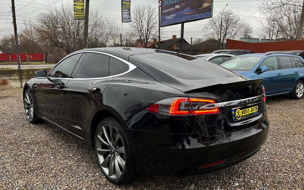 Tesla Model S 2017