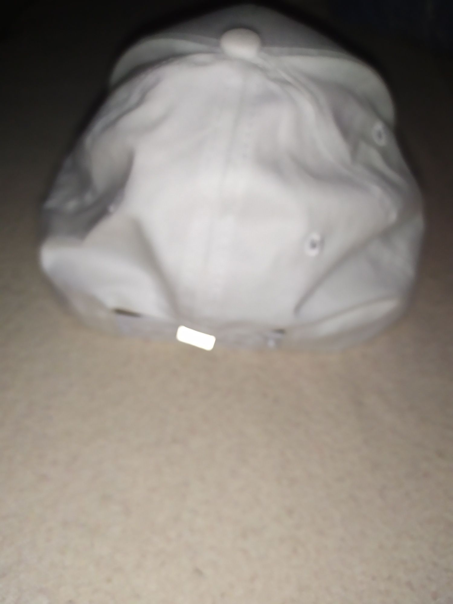 Biała czapka z daszkiem Formuła F1