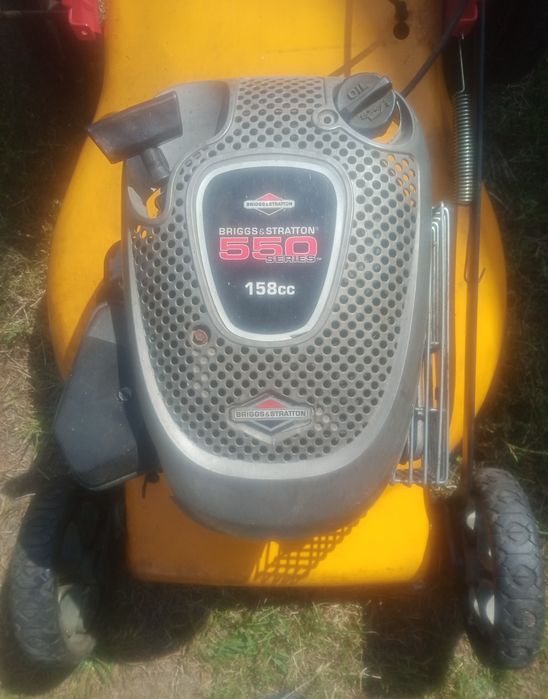 2 kosiarki spalinowe z napędem (silnik Briggs&stratton)"czytaj opis"
