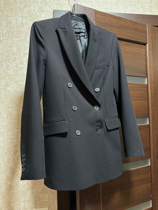 Чорний жіночий піджак Dilvin