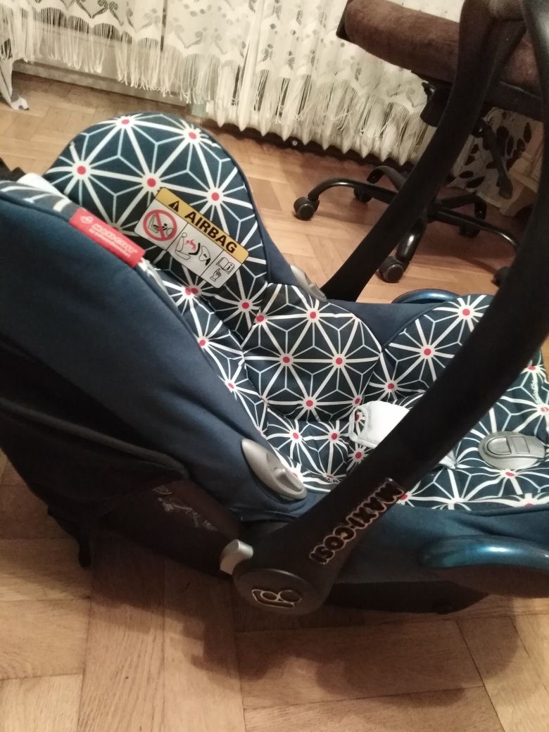 Fotelik samochodowy Maxi Cosi,wraz z  bazą IsoFix