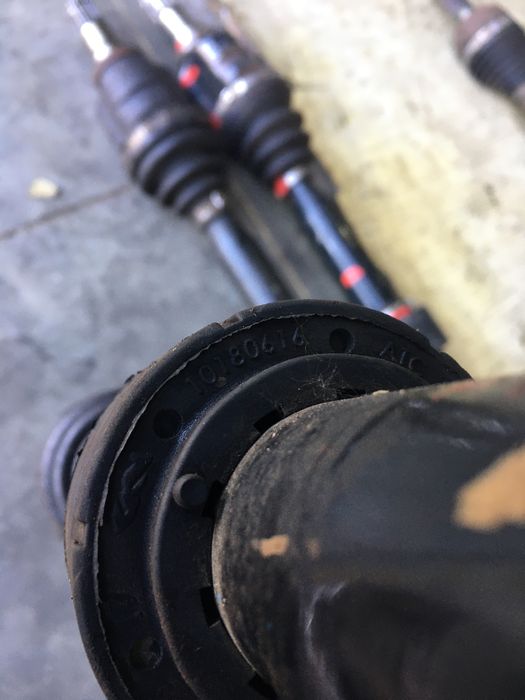 Полуось привод шрус піввісь Toyota Avensis T27 T29 1.6 1.8 VVTI VVT-i