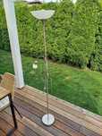Lampa stojaca metalowa