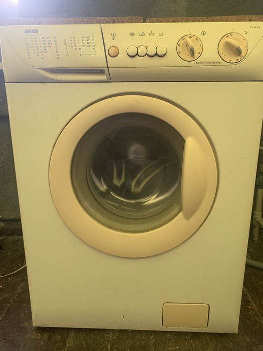 Пральна машина zanussi