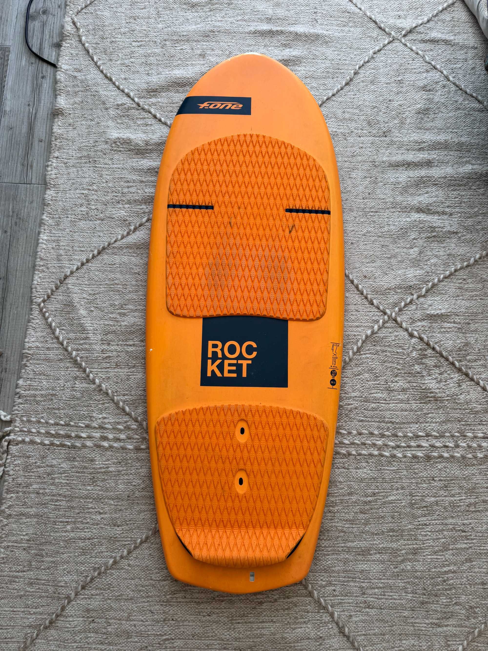 Foil surf Board 4'2 Rocket F-ONE Twig model_usada mas sem danos