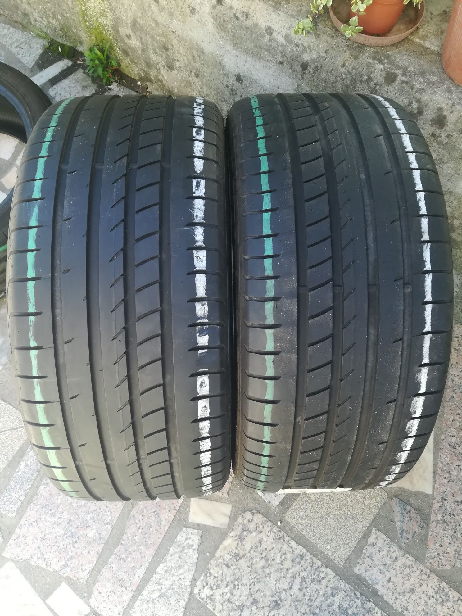 2 pneus 245 35 r19 Goodyear