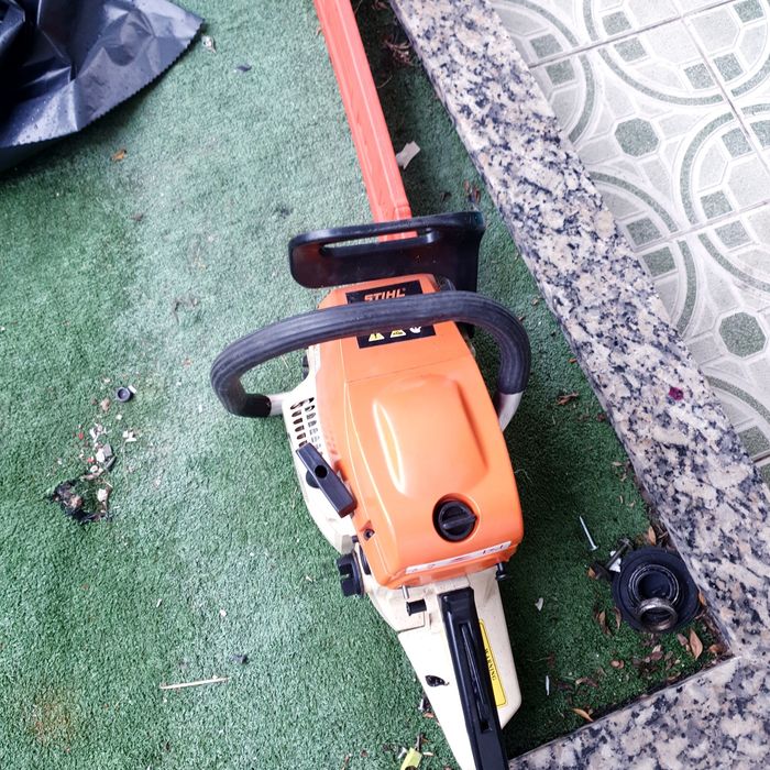 Moto serra a funcionar muito bem