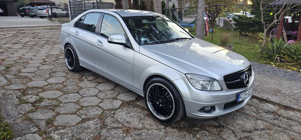 Poszanowany Mercedes w204 1.8 kompresor! Lpg! Bez korozji ! Okazja!